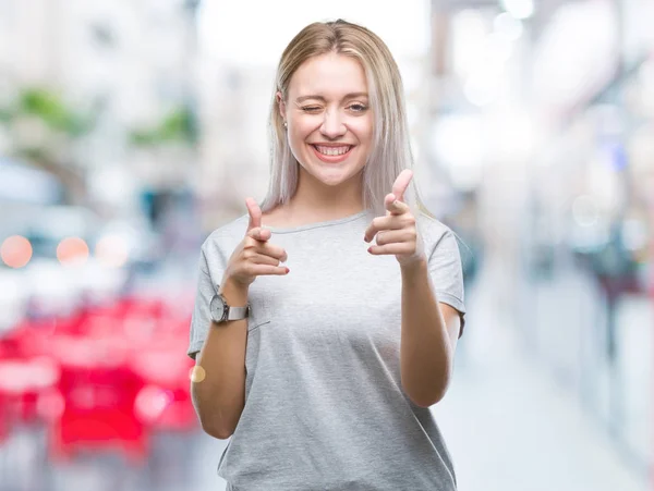 Mladá Blond Žena Izolované Pozadí Ukazovat Prstem Kameru Šťastný Legrační — Stock fotografie