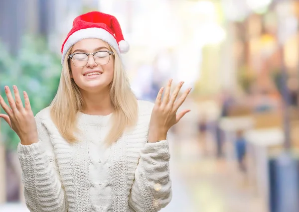 Jeune Femme Caucasienne Portant Chapeau Noël Sur Fond Isolé Célébrant — Photo