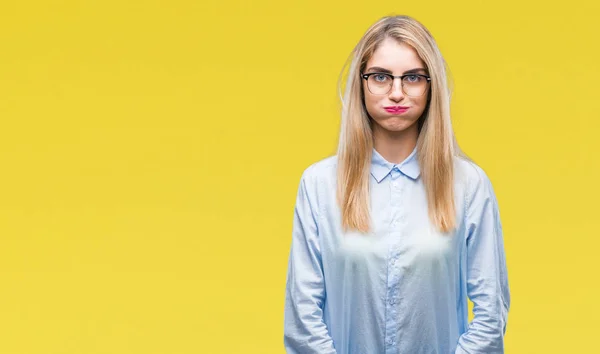 Jonge Mooie Blonde Zakenvrouw Bril Geïsoleerde Achtergrond Puffend Wangen Met — Stockfoto