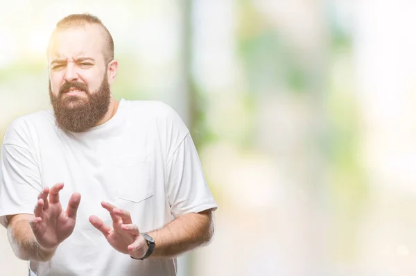 Junger Kaukasischer Hipster Mann Lässigem Shirt Über Isoliertem Hintergrund Angewidert — Stockfoto