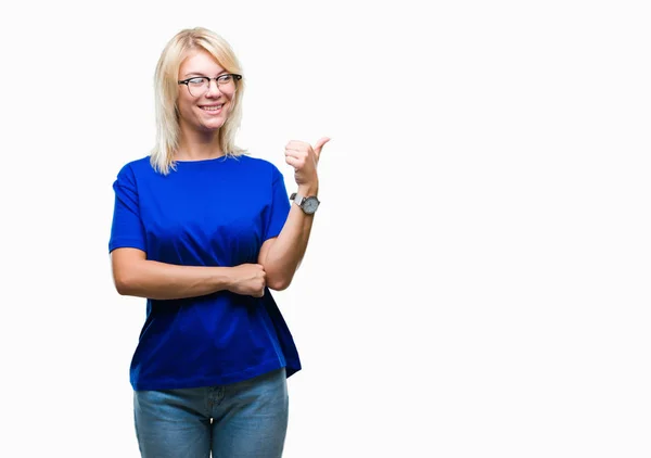 Joven Hermosa Mujer Rubia Con Gafas Sobre Fondo Aislado Sonriendo —  Fotos de Stock