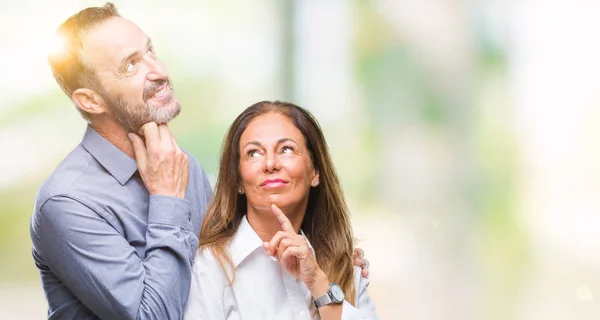 Medelåldern Hispanic Business Par Över Isolerade Bakgrund Med Handen Hakan — Stockfoto