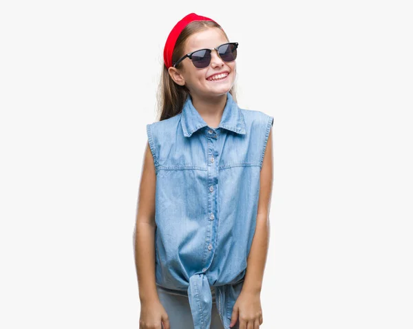 Junge Schöne Mädchen Mit Sonnenbrille Über Isoliertem Hintergrund Mit Einem — Stockfoto