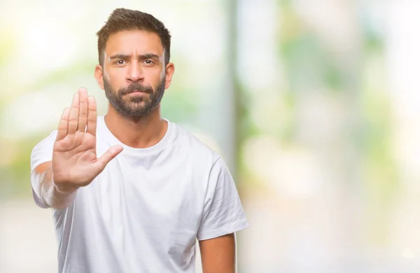 Volwassen Spaanse Man Geïsoleerde Achtergrond Stop Doen Zingen Met Palm — Stockfoto