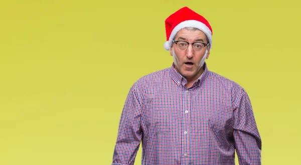 Bonito Homem Sênior Vestindo Chapéu Natal Sobre Fundo Isolado Com — Fotografia de Stock