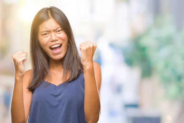 Junge Asiatische Frau Über Isolierten Hintergrund Sehr Glücklich Und Aufgeregt — Stockfoto