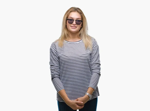 Unga Kaukasiska Kvinna Bär Solglasögon Över Isolerade Bakgrund Med Glad — Stockfoto