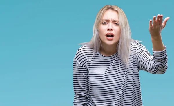 Jeune Femme Blonde Sur Fond Isolé Colère Fou Poing Levant — Photo