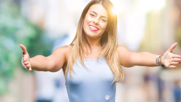 Junge Schöne Elegante Geschäftsfrau Vor Isoliertem Hintergrund Die Mit Offenen — Stockfoto