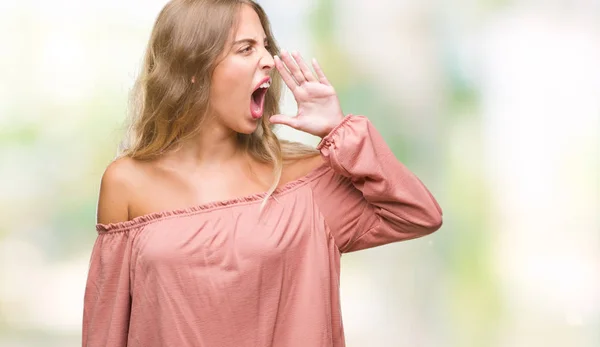 Beautiful Young Blonde Woman Isolated Background Shouting Screaming Loud Side — Stock Photo, Image