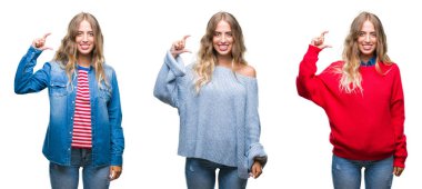 Genç güzel genç kadın yüzünden beyaz arka plan gülümseyen ve süre seyir ve kamera boyutu işaret parmaklarıyla yapıyor el ile kendinden emin eller izole. Ölçü kavramı.