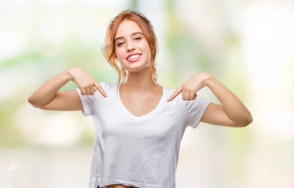 Mooie Jongedame Geïsoleerde Achtergrond Zoek Vertrouwen Met Glimlach Het Gezicht — Stockfoto