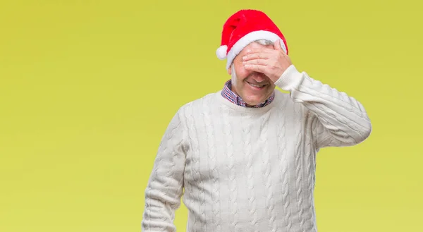 Pěkný Starší Muž Nosí Vánoční Čepice Izolované Pozadí Usmívá Směje — Stock fotografie