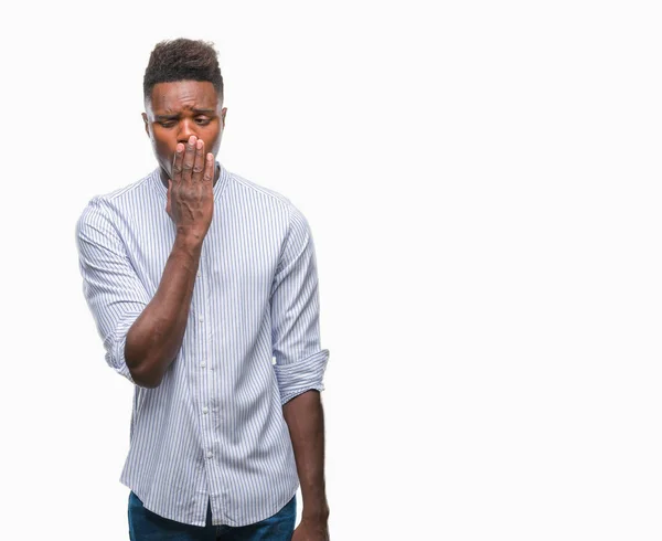 Joven Afroamericano Hombre Sobre Aislado Fondo Aburrido Bostezar Cansado Cubriendo — Foto de Stock