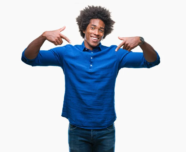 Afro Americano Uomo Sfondo Isolato Guardando Fiducioso Con Sorriso Sul — Foto Stock