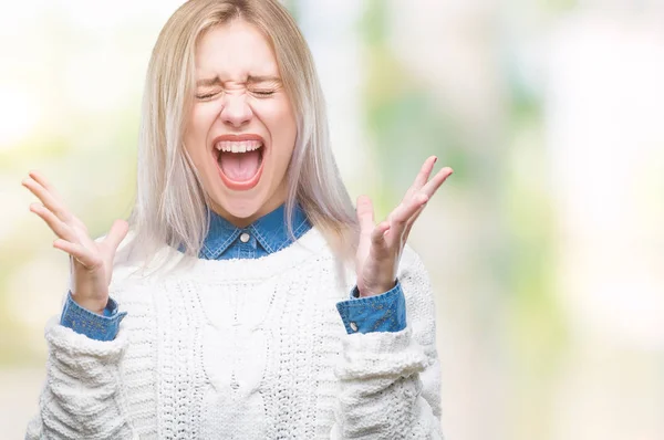 Giovane Donna Bionda Indossa Maglione Invernale Sfondo Isolato Celebrando Pazzo — Foto Stock