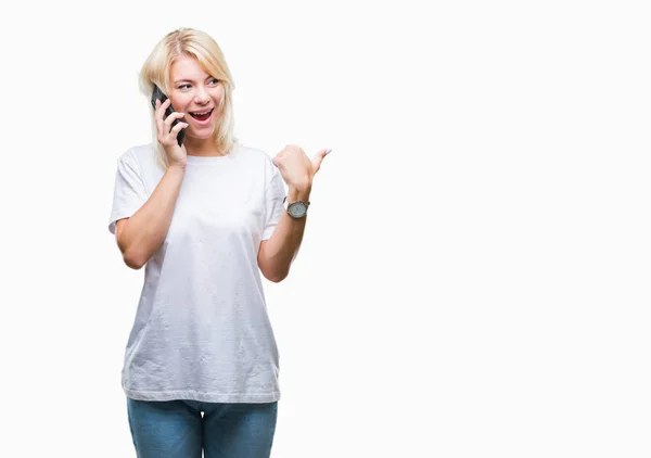 Joven Hermosa Mujer Rubia Llamando Hablando Teléfono Inteligente Sobre Fondo —  Fotos de Stock