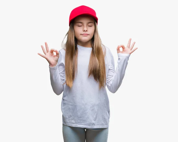 Jeune Belle Fille Portant Casquette Rouge Fond Isolé Détendre Sourire — Photo