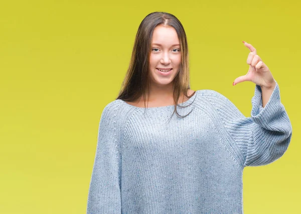 Mulher Branca Bonita Nova Vestindo Camisola Inverno Sobre Fundo Isolado — Fotografia de Stock