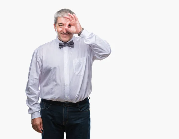 Hombre Mayor Guapo Con Corbata Lazo Sobre Fondo Aislado Haciendo —  Fotos de Stock