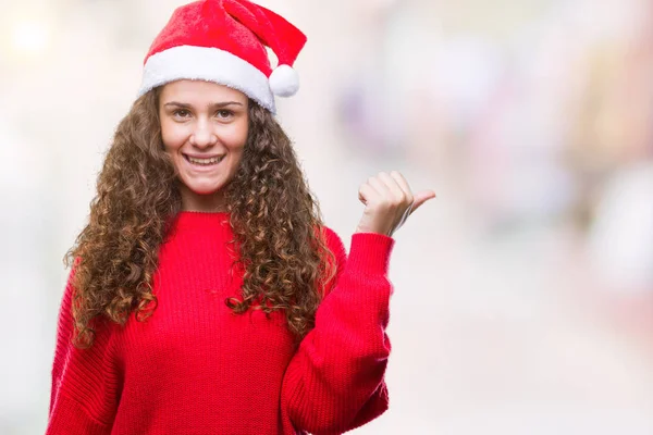 Jeune Fille Brune Portant Chapeau Noël Sur Fond Isolé Souriant — Photo