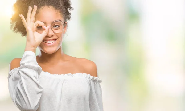 Mujer Afro Americana Joven Con Gafas Sobre Fondo Aislado Haciendo — Foto de Stock