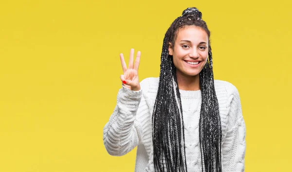 Gösterilen Arka Plan Üzerinde Kazak Giyen Genç Örgülü Saç Afro — Stok fotoğraf