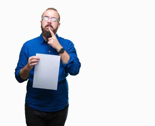 Junger Hipster Mann Mit Brille Und Leerem Papier Vor Isoliertem — Stockfoto