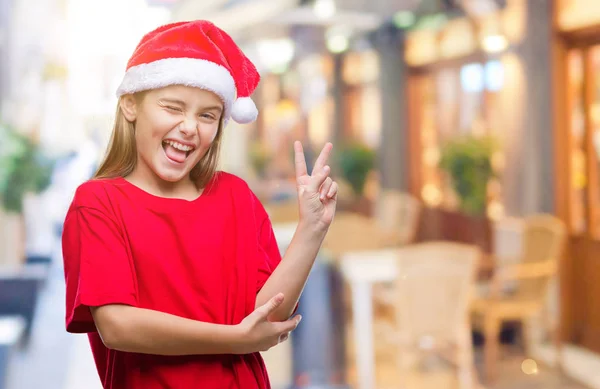 Joven Chica Hermosa Con Sombrero Navidad Sobre Fondo Aislado Sonriendo — Foto de Stock