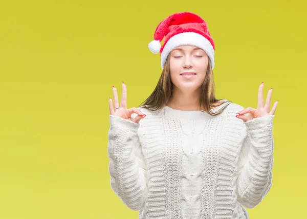 Junge Schöne Kaukasische Frau Mit Weihnachtsmütze Über Isoliertem Hintergrund Entspannen — Stockfoto