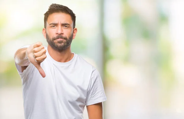 Volwassen Spaanse Man Geïsoleerde Achtergrond Zoek Ongelukkig Boos Tonen Van — Stockfoto