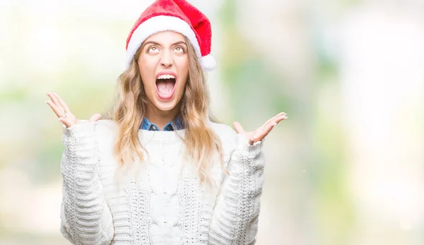 Красивая Молодая Блондинка Рождественской Шляпе Изолированном Фоне Сумасшедшая Кричащая Кричащая — стоковое фото