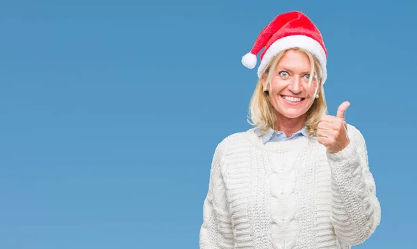 Светловолосая Женщина Средних Лет Рождественской Шляпе Изолированном Фоне Делает Счастливый — стоковое фото