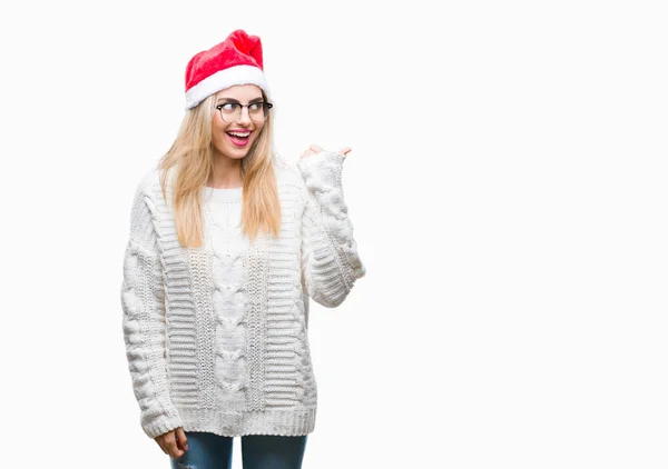 Jonge Mooie Blonde Vrouw Met Kerst Hoed Geïsoleerde Achtergrond Glimlachend — Stockfoto