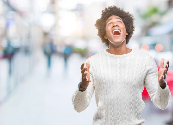 Hombre Afroamericano Sobre Fondo Aislado Loco Loco Gritando Gritando Con —  Fotos de Stock