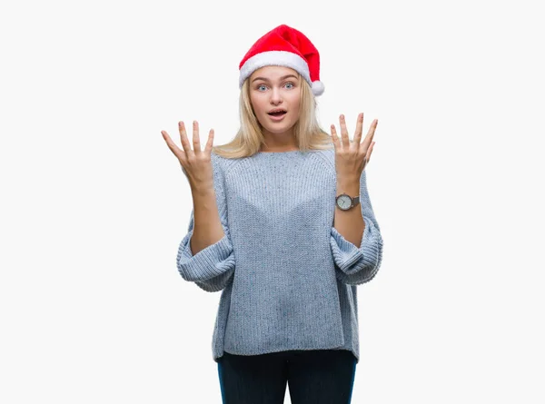 Giovane Donna Caucasica Indossa Cappello Natale Sfondo Isolato Celebrando Pazzo — Foto Stock