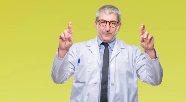 Bellissimo Dottore Anziano Scienziato Professionista Che Indossa Camice Bianco Sfondo — Foto Stock