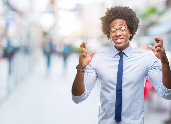 Homem Negócios Afro Americano Vestindo Óculos Sobre Fundo Isolado Sorrindo — Fotografia de Stock