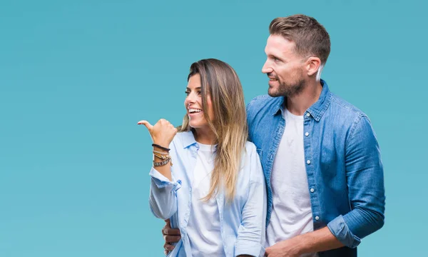 Jovem Casal Apaixonado Por Fundo Isolado Sorrindo Com Rosto Feliz — Fotografia de Stock