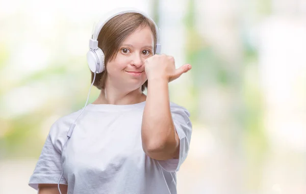 Mujer Adulta Joven Con Síndrome Que Usa Auriculares Sobre Fondo —  Fotos de Stock