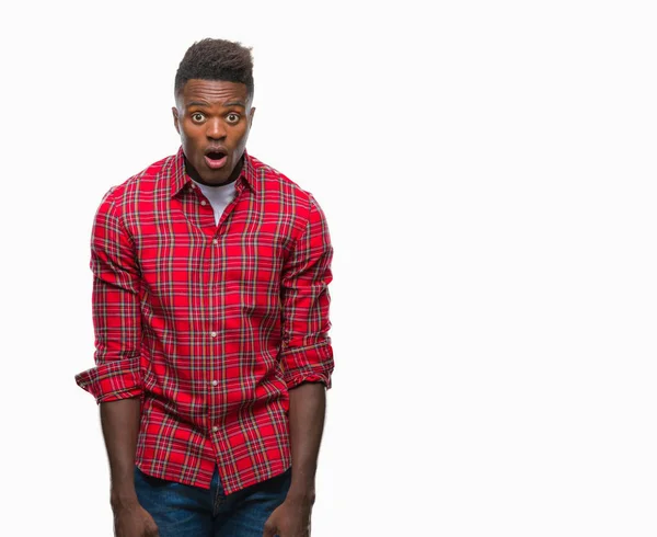 Junger Afrikanisch Amerikanischer Mann Mit Isoliertem Hintergrund Verängstigt Und Schockiert — Stockfoto