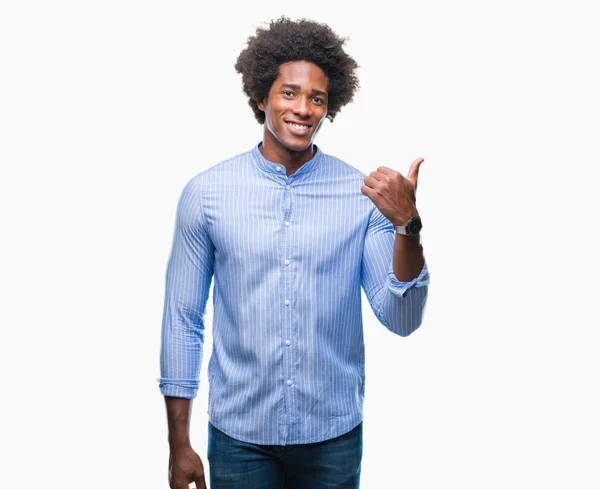 Afro Amerikansk Man Över Isolerade Bakgrund Leende Med Glada Ansikte — Stockfoto