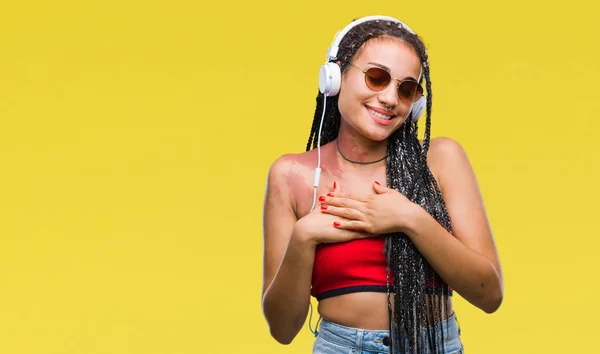 Cabelo Trançado Jovem Afro Americano Com Marca Nascimento Vestindo Fones — Fotografia de Stock