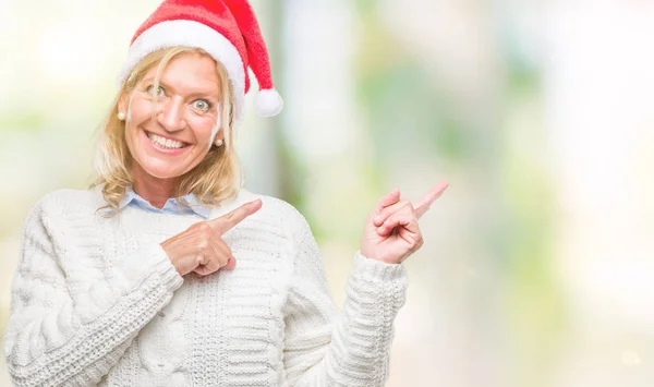 Mujer Rubia Mediana Edad Con Sombrero Navidad Sobre Fondo Aislado —  Fotos de Stock