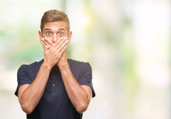 Jonge Knappe Man Geïsoleerde Achtergrond Geschokt Mond Met Handen Voor — Stockfoto