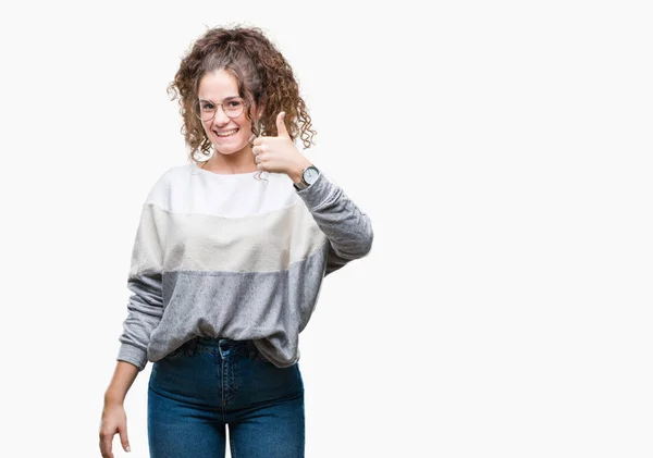 Hermosa Morena Pelo Rizado Chica Joven Con Gafas Sobre Fondo — Foto de Stock