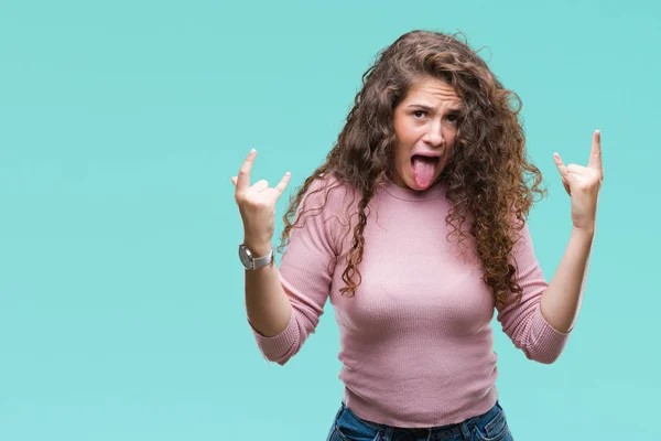 Hermosa Morena Pelo Rizado Chica Joven Con Suéter Rosa Sobre —  Fotos de Stock