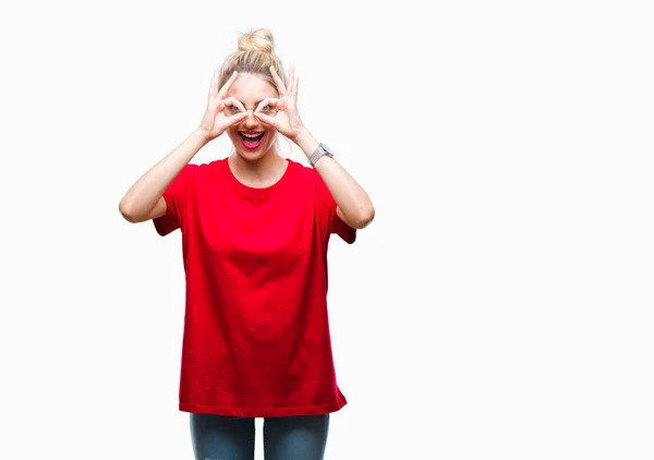 Joven Mujer Rubia Hermosa Con Camiseta Roja Gafas Sobre Fondo — Foto de Stock