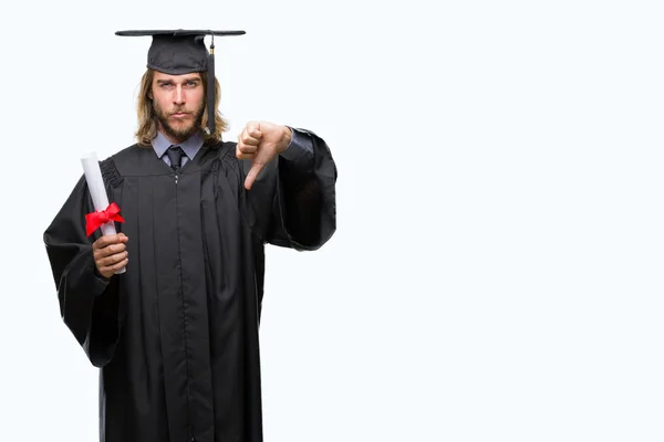 Jovem Homem Bonito Pós Graduação Com Cabelo Longo Segurando Grau — Fotografia de Stock