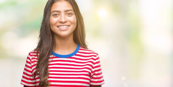 Jeune Belle Femme Arabe Sur Fond Isolé Avec Sourire Heureux — Photo